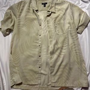 Hawaiian Print Button Up